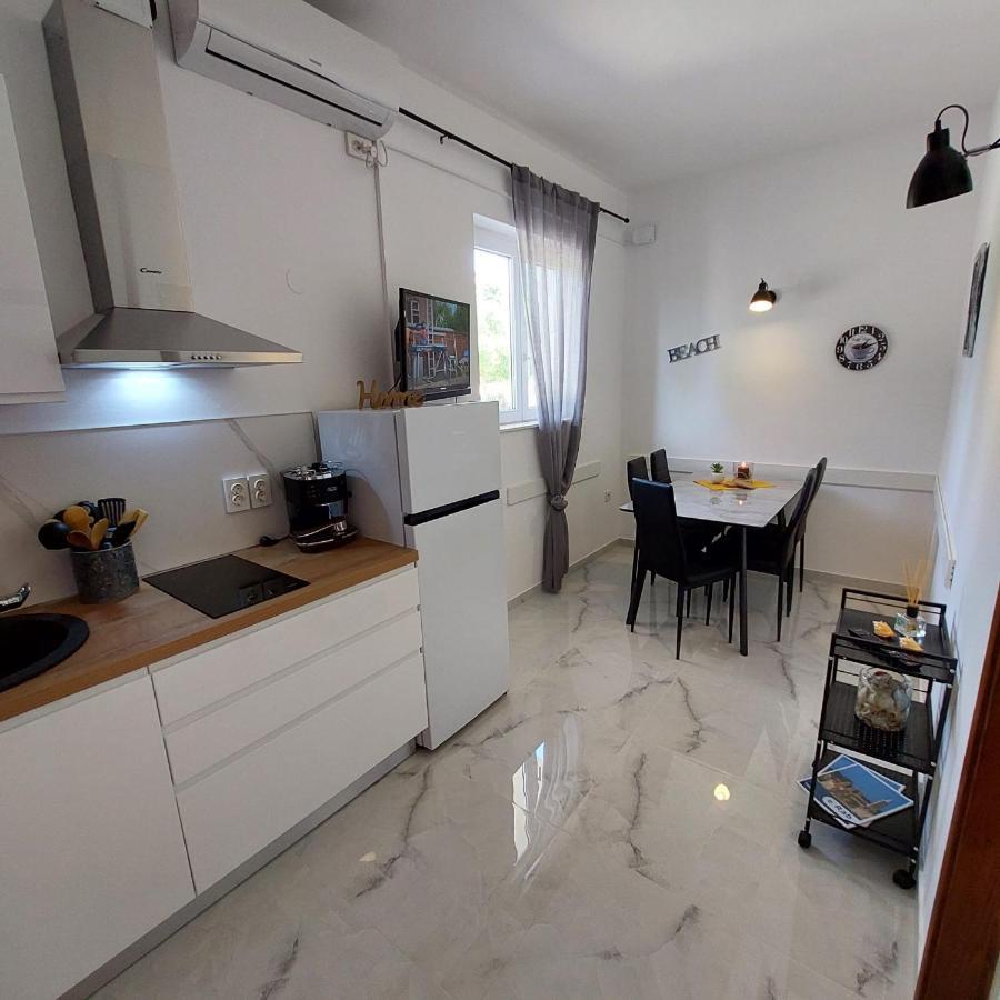 Apartments Leon 2 Banjol ภายนอก รูปภาพ